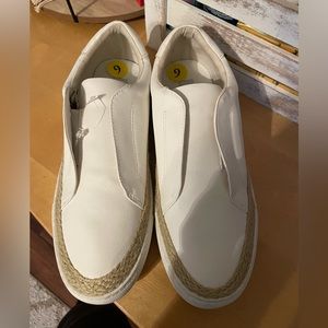 Steve Madden Slip on sneakers new with tags size 9